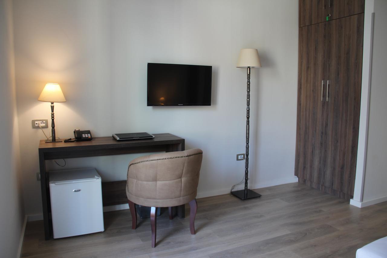 Hotel Hermes Tirana Zewnętrze zdjęcie