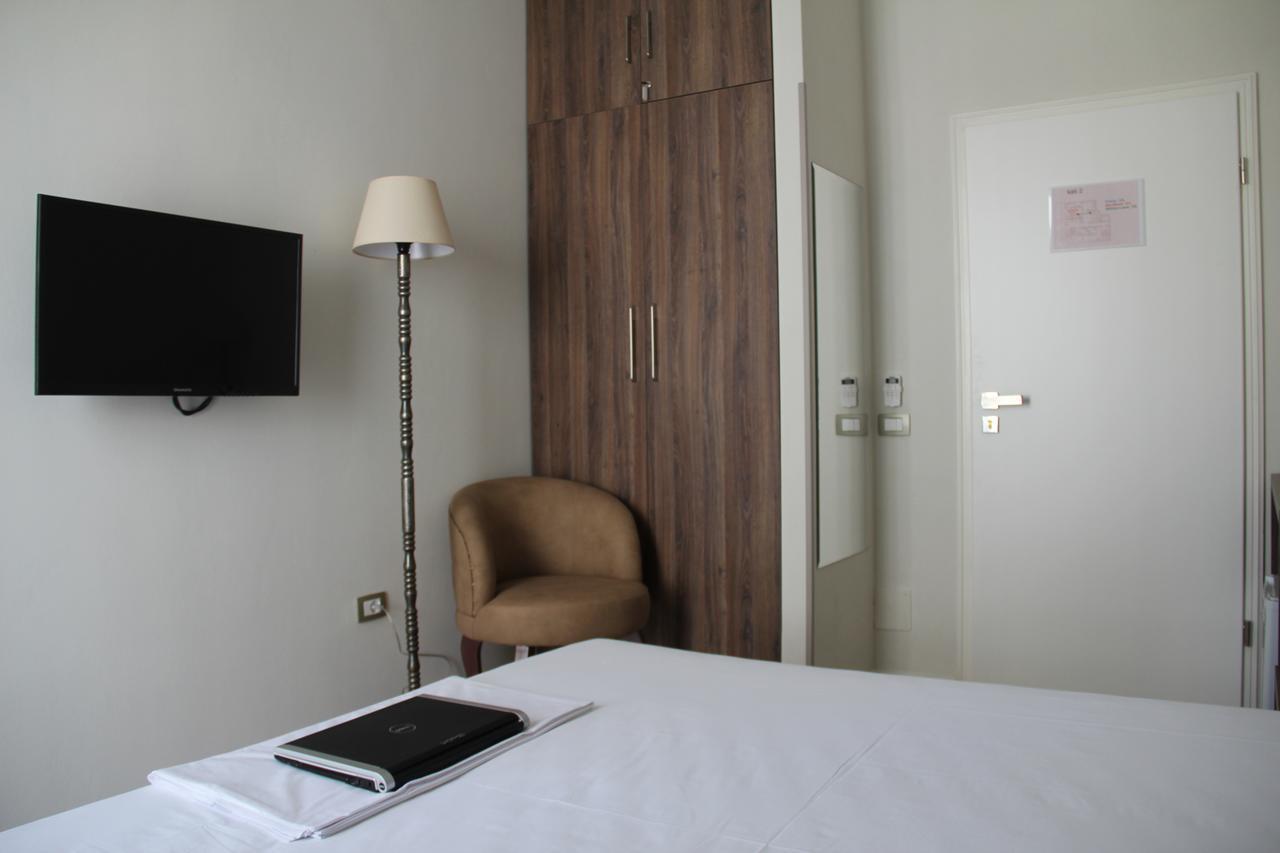 Hotel Hermes Tirana Zewnętrze zdjęcie