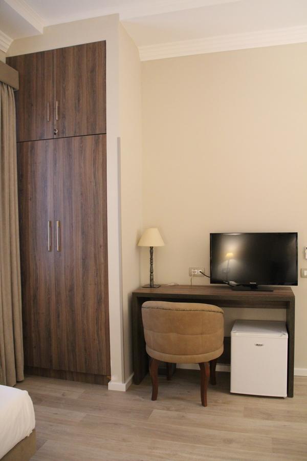 Hotel Hermes Tirana Zewnętrze zdjęcie
