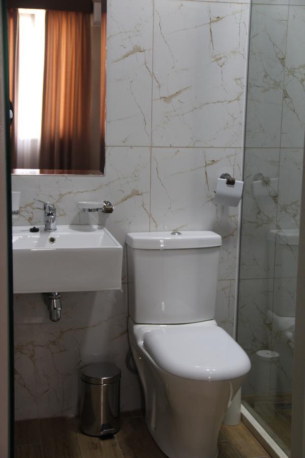 Hotel Hermes Tirana Zewnętrze zdjęcie