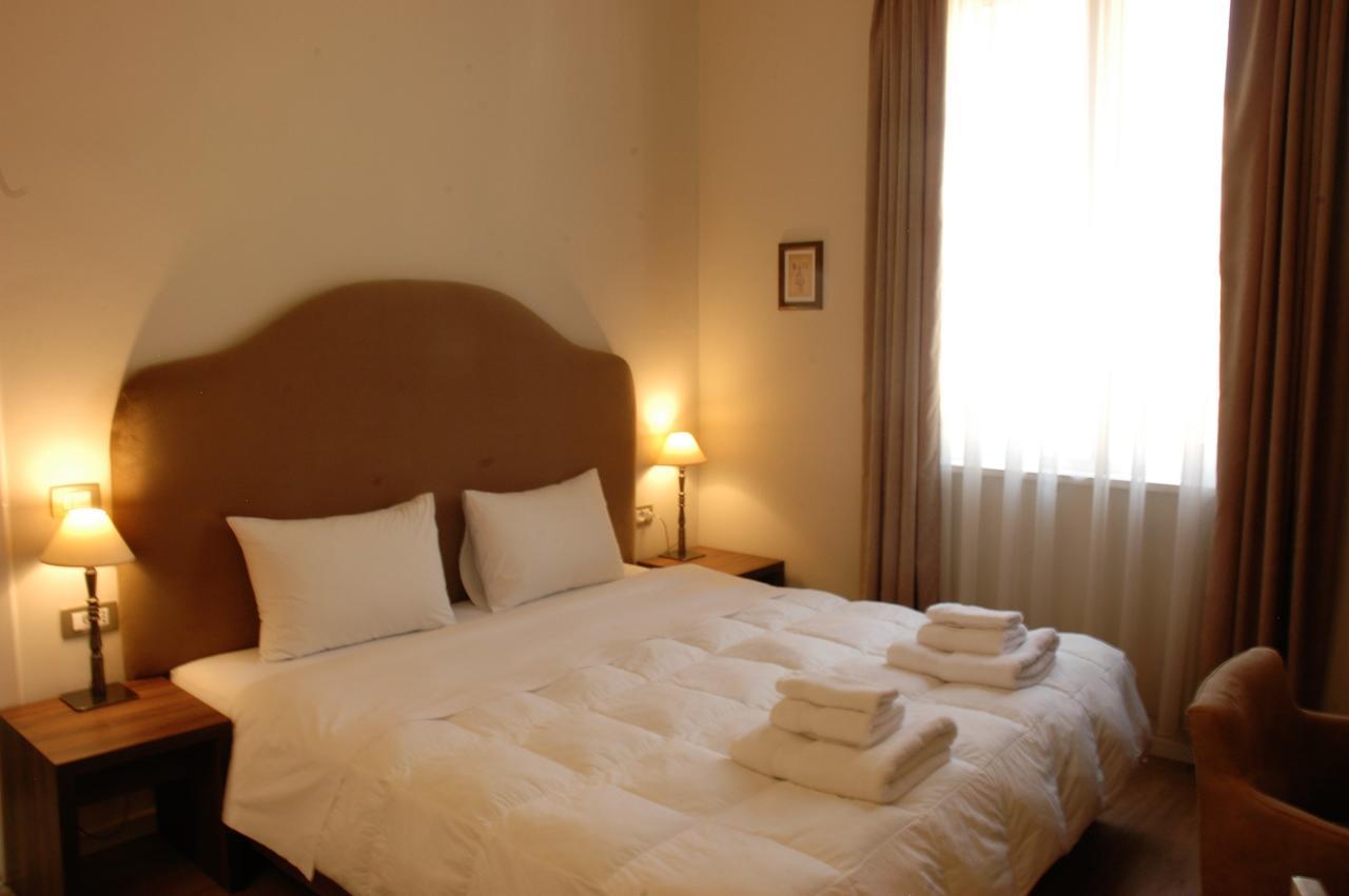 Hotel Hermes Tirana Zewnętrze zdjęcie